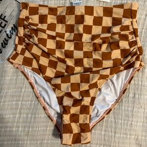 Livy and Kate high waisted ruched bottoms